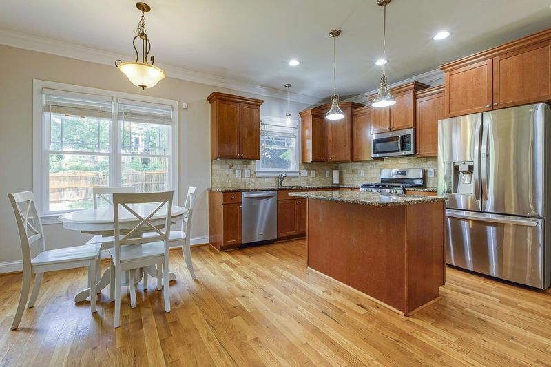 704 Holding Ridge Ct, Wake Forest, NC 27587