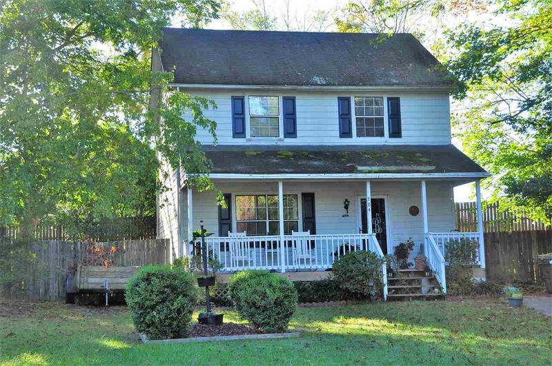 704 Kimpton Ct, Fuquay Varina, NC 27526