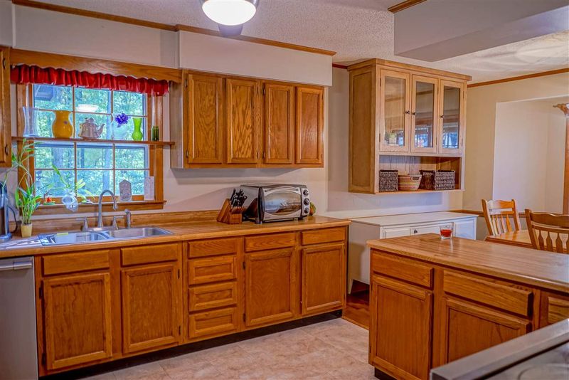 704 Leah Ln, Garner, NC 27529