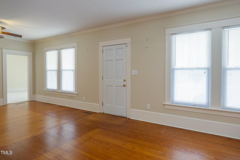 704 Lincoln St, Benson, NC 27504