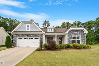 704 Long Lake Dr, Fuquay Varina, NC 27526