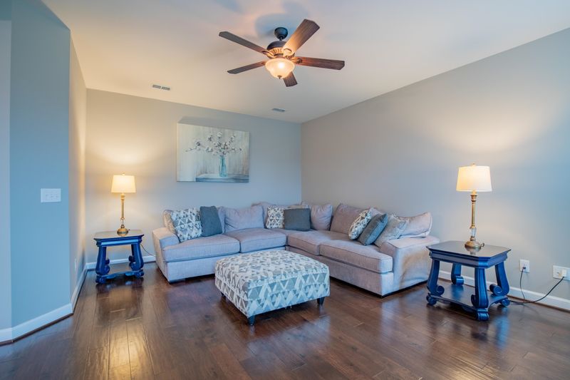 704 Maple Brook Rd, Fuquay Varina, NC 27526