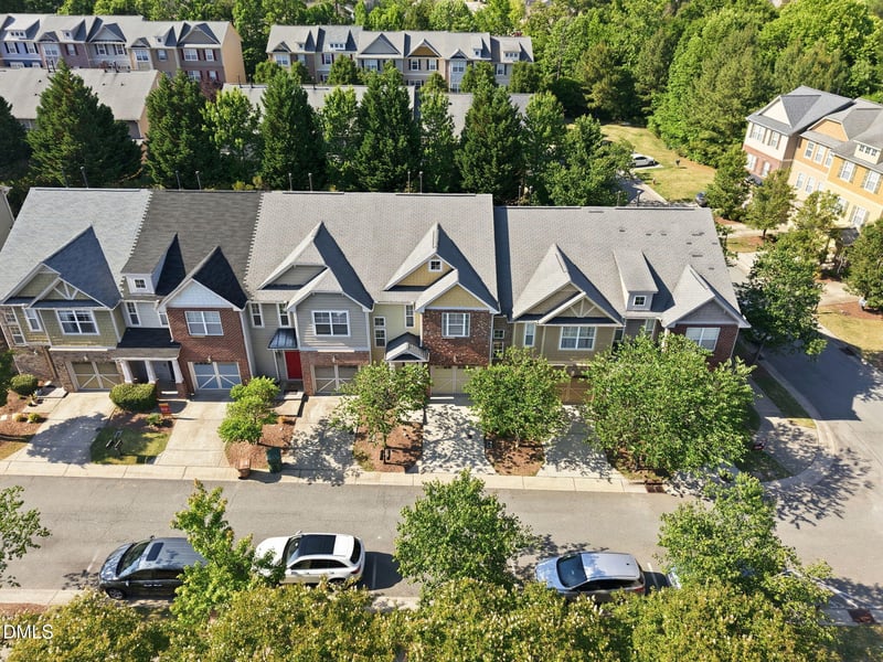 704 Mardonie Reach Ln, Cary, NC 27519