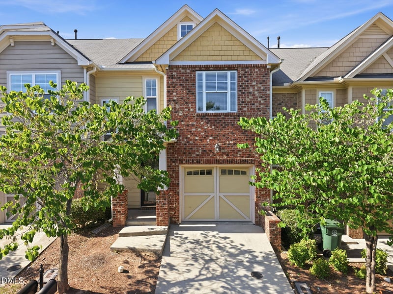 704 Mardonie Reach Ln, Cary, NC 27519