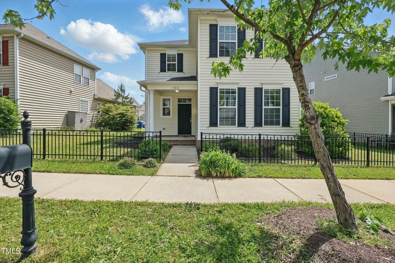 704 Moonbeam Dr, Raleigh, NC 27603