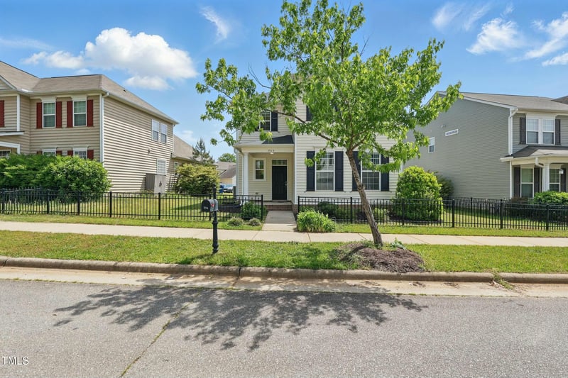704 Moonbeam Dr, Raleigh, NC 27603