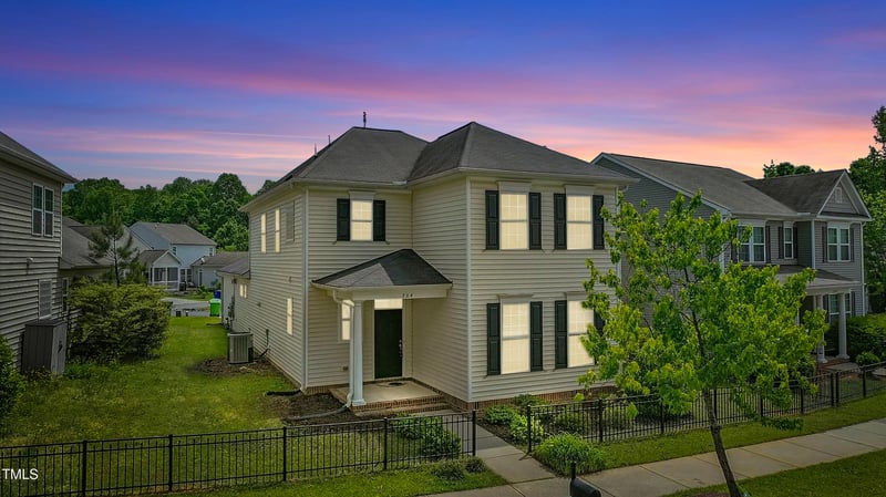 704 Moonbeam Dr, Raleigh, NC 27603