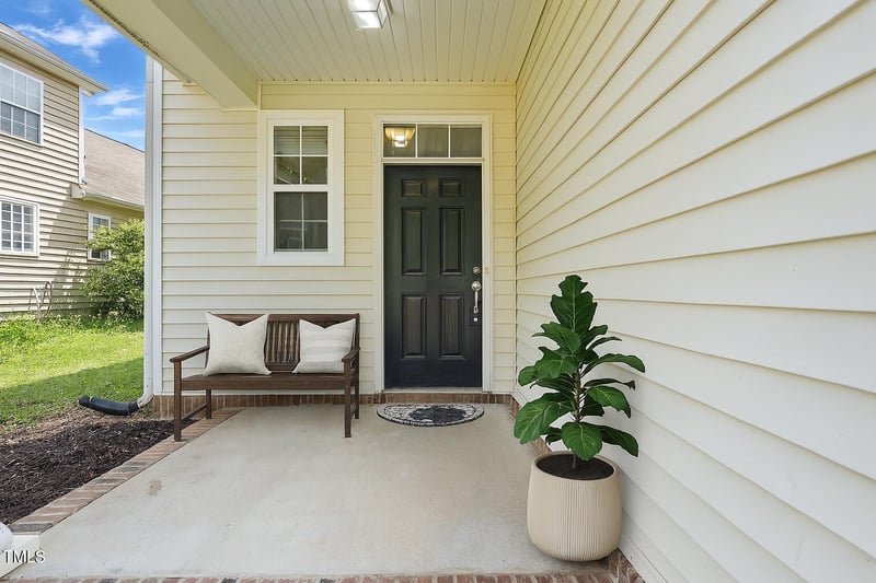 704 Moonbeam Dr, Raleigh, NC 27603