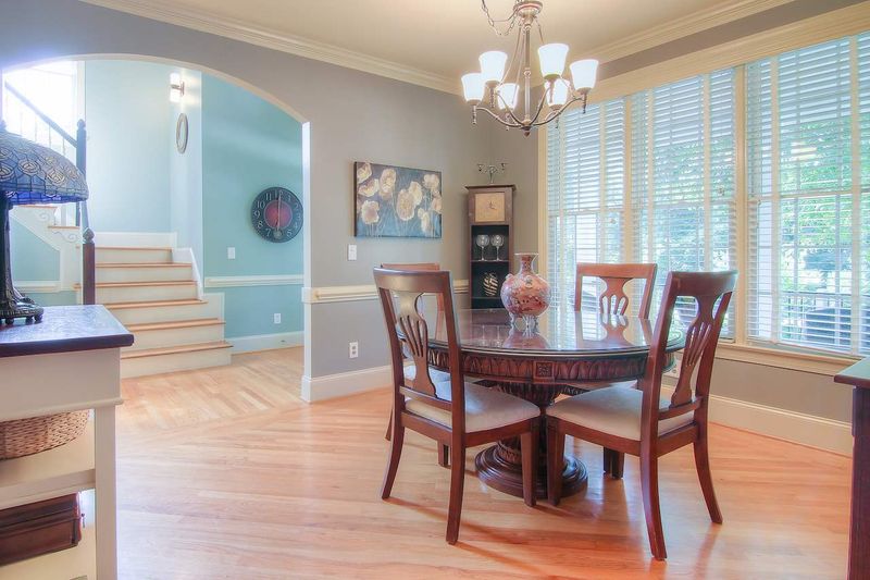 704 Neuse Ridge Dr, Clayton, NC 27527