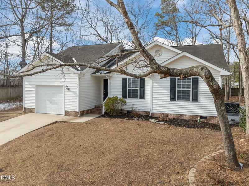 704 Pepperstone Ct, Fuquay Varina, NC 27526