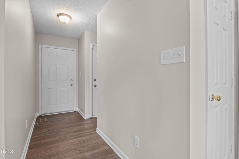 704 Pepperstone Ct, Fuquay Varina, NC 27526