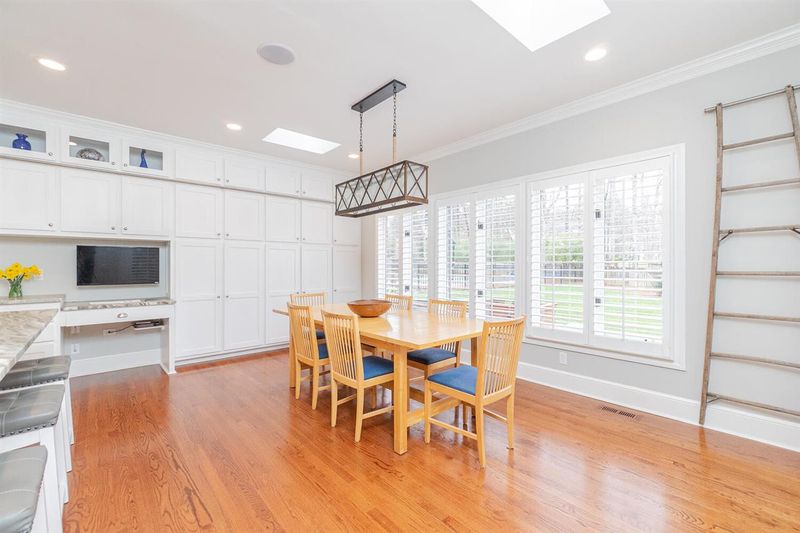 704 Sandown Pl, Raleigh, NC 27615