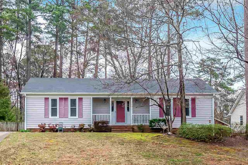 704 Sawmill Rd, Raleigh, NC 27615
