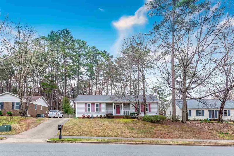 704 Sawmill Rd, Raleigh, NC 27615