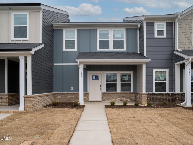 704 Southland Dr, Zebulon, NC 27597