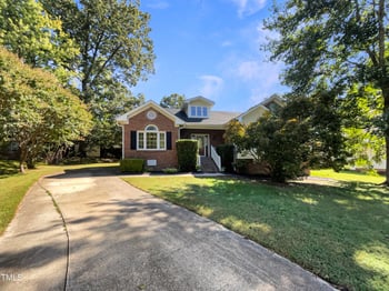 704 Topleaf Ct, Garner, NC 27529