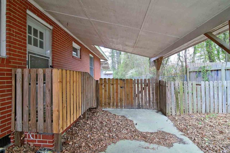 704 Umstead Ln, Garner, NC 27529