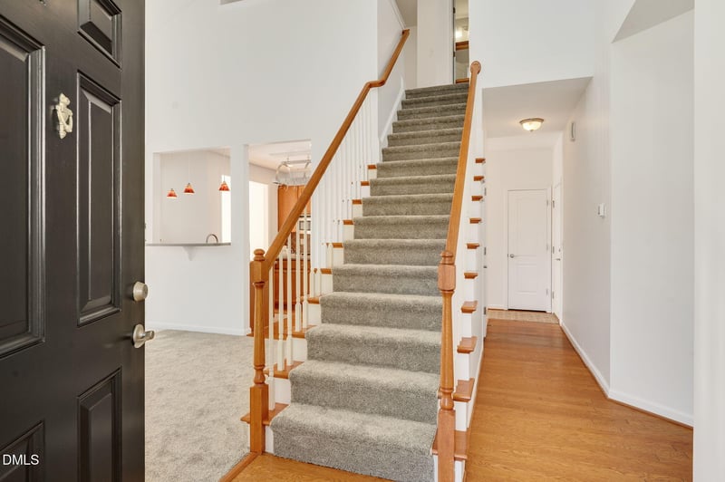 704 Village Lake Dr, Mebane, NC 27302