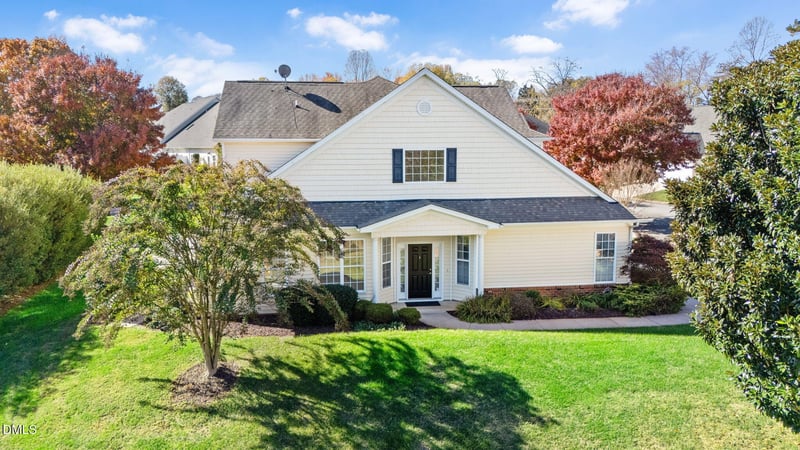 704 Village Lake Dr, Mebane, NC 27302