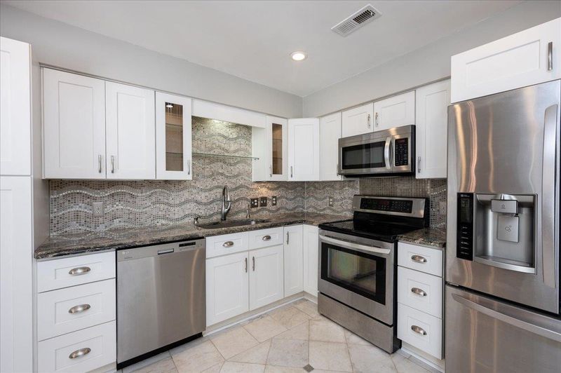7040 Sandy Forks Rd #104, Raleigh, NC 27615