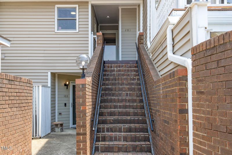 7040 Sandy Forks Rd #203, Raleigh, NC 27615