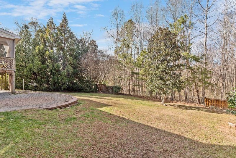 705 Bluffcreek Dr, Fuquay Varina, NC 27526