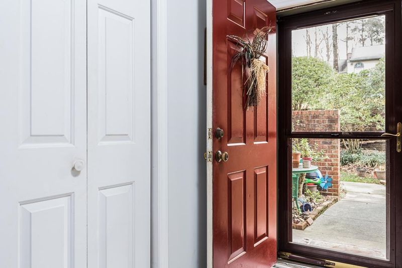 705 Broad Leaf #705, Raleigh, NC 27613