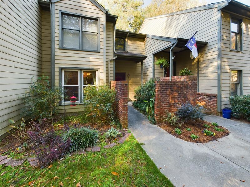705 Broad Leaf Cir #705, Raleigh, NC 27613