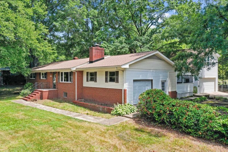 705 Carver St, Durham, NC 27704