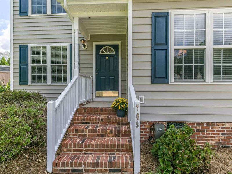 705 Comphrey Ct, Wake Forest, NC 27587