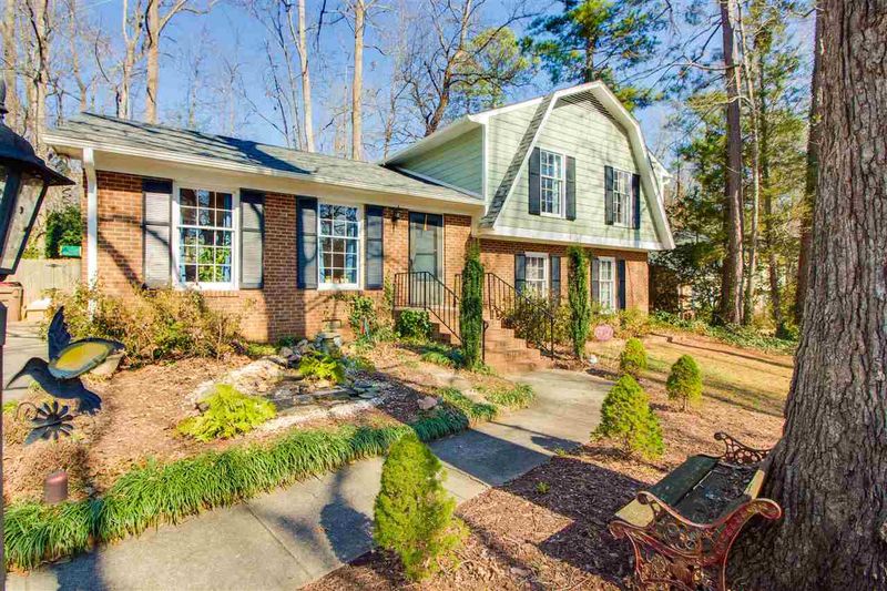 705 Delmar Rd, Cary, NC 27511