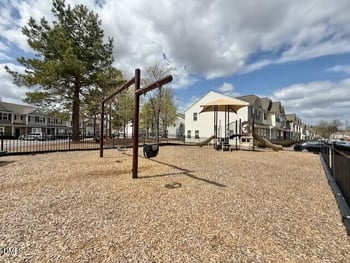 705 Keystone Park Dr #27, Morrisville, NC 27560