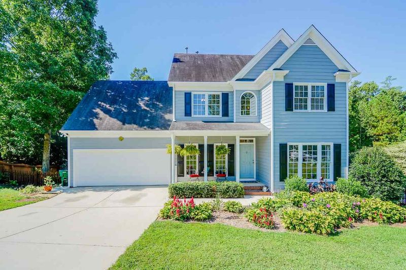 705 Little Leaf Ct, Holly Springs, NC 27540