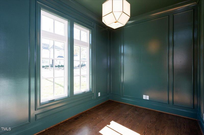 705 Mills St, Raleigh, NC 27608