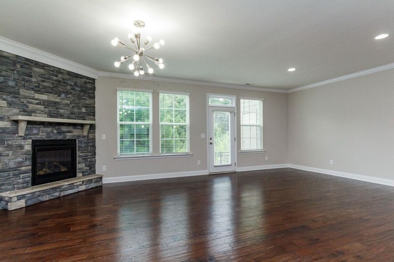 705 Newlyn Dr, Raleigh, NC 27606