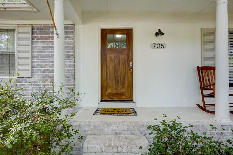 705 Northclift Dr, Raleigh, NC 27609