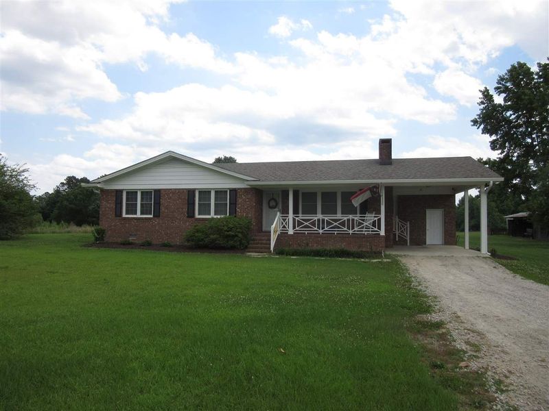 705 Old Halifax Rd, Louisburg, NC 27549