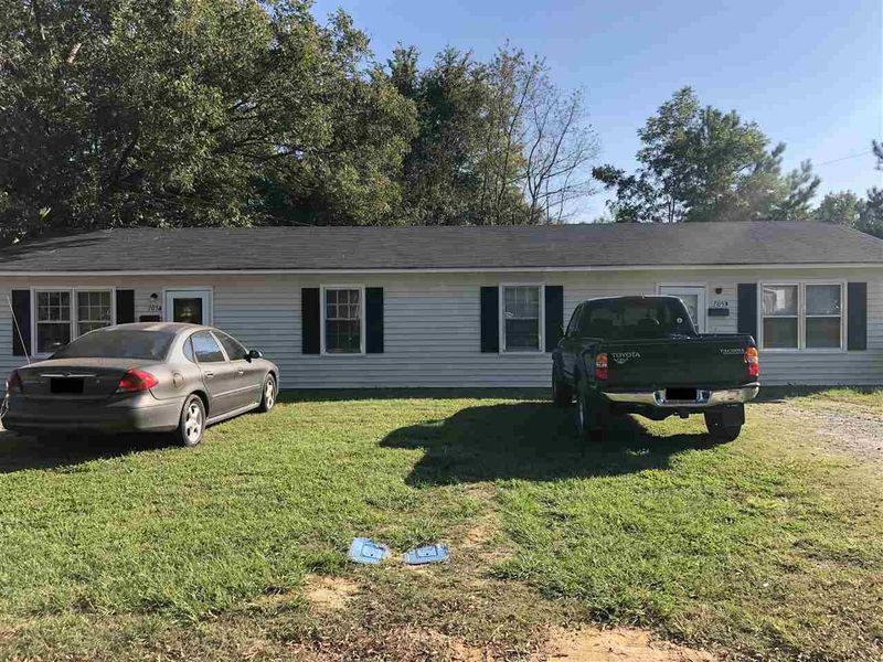 705 Peedin St, Selma, NC 27576