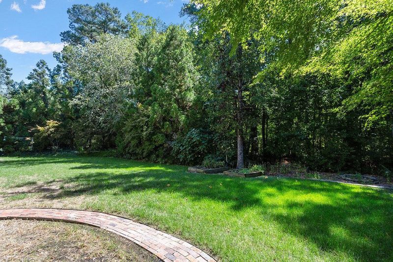 705 Piermont Dr, Cary, NC 27519