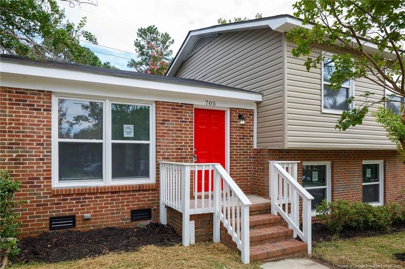 705 Platinum St, Fayetteville, NC 28311