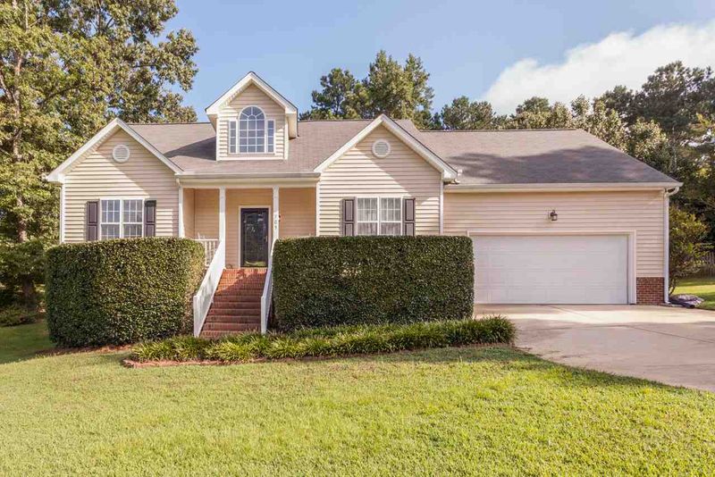 705 Raymond Dr, Clayton, NC 27527
