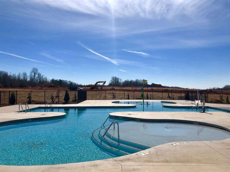 705 Richlands Cliff Dr, Youngsville, NC 27596
