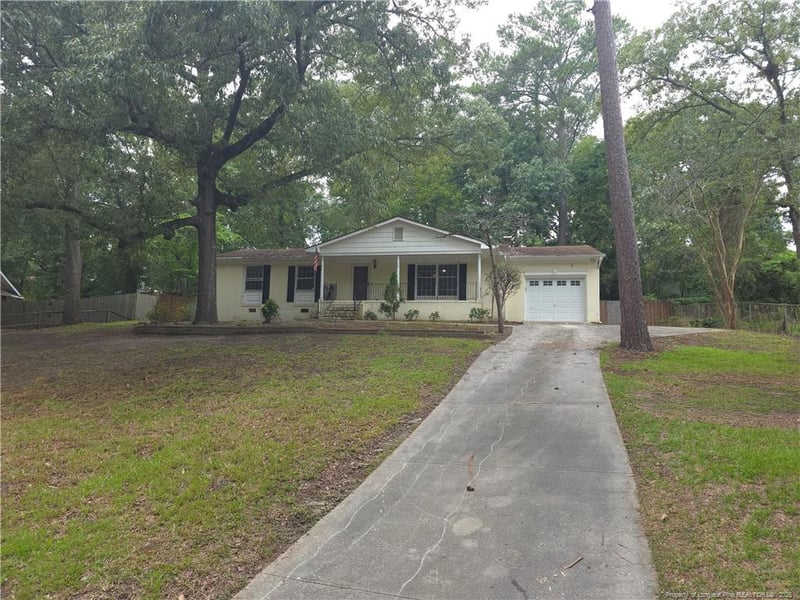 705 Shadowlawn Dr, Fayetteville, NC 28303