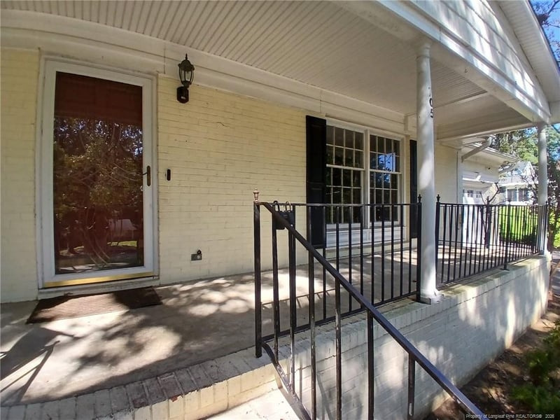 705 Shadowlawn Dr, Fayetteville, NC 28303