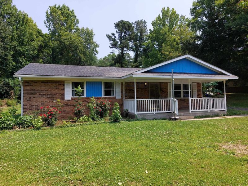 705 Shannon Dr, Chapel Hill, NC 27516