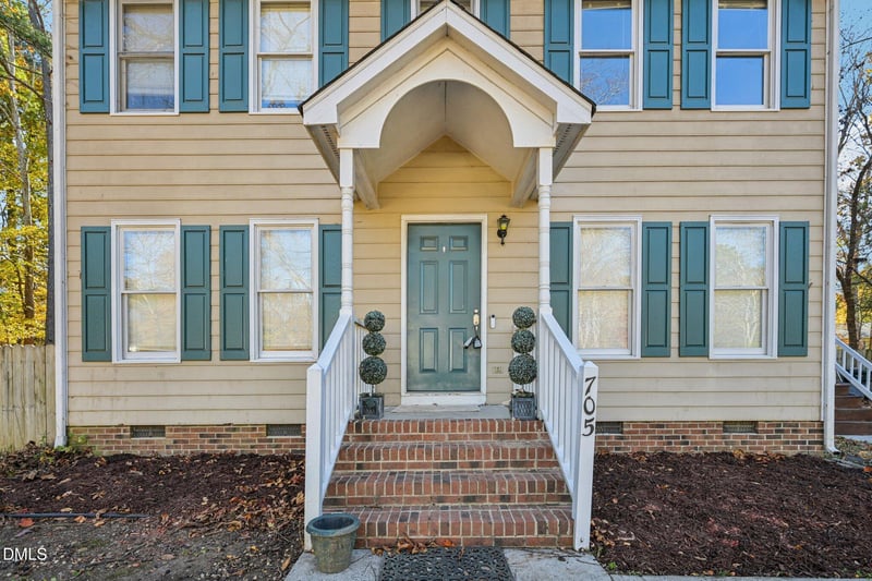 705 Valley Dr, Durham, NC 27704