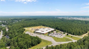 7051 Calamar Dr, Fayetteville, NC 28314