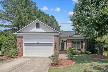 7058 Pitcairn Dr, Fayetteville, NC 28306