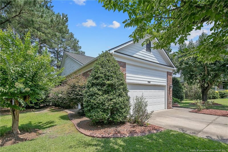 7058 Pitcairn Dr, Fayetteville, NC 28306