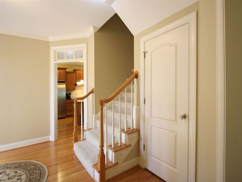 706 Antrim Meadow Ln, Cary, NC 27519